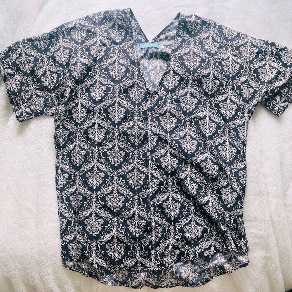 Boutique black and cream print short sleeve blouse